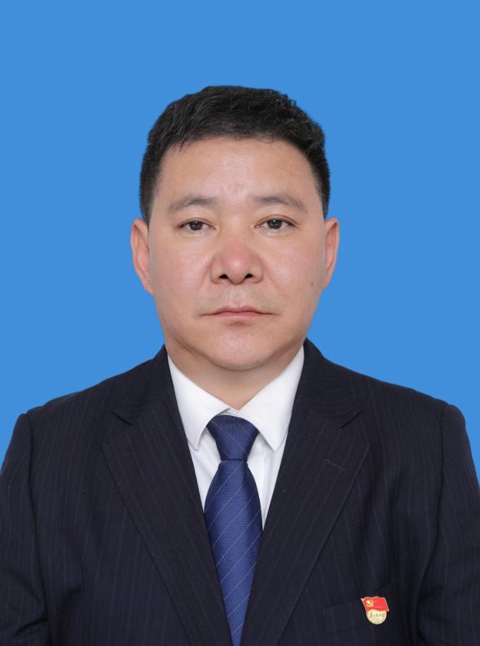 頓珠朗加 (董事長(zhǎng)、黨委書(shū)記)